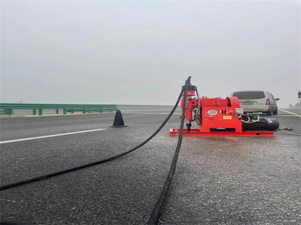 椰林镇马路路基路面开裂下沉注浆加固灌浆