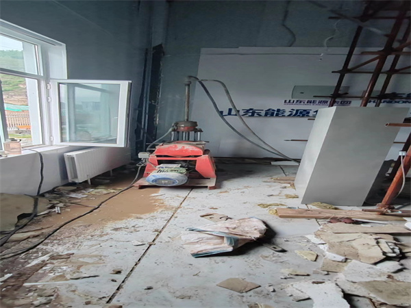 椰林镇地基基础下沉墙体裂缝加固注浆顶升施工