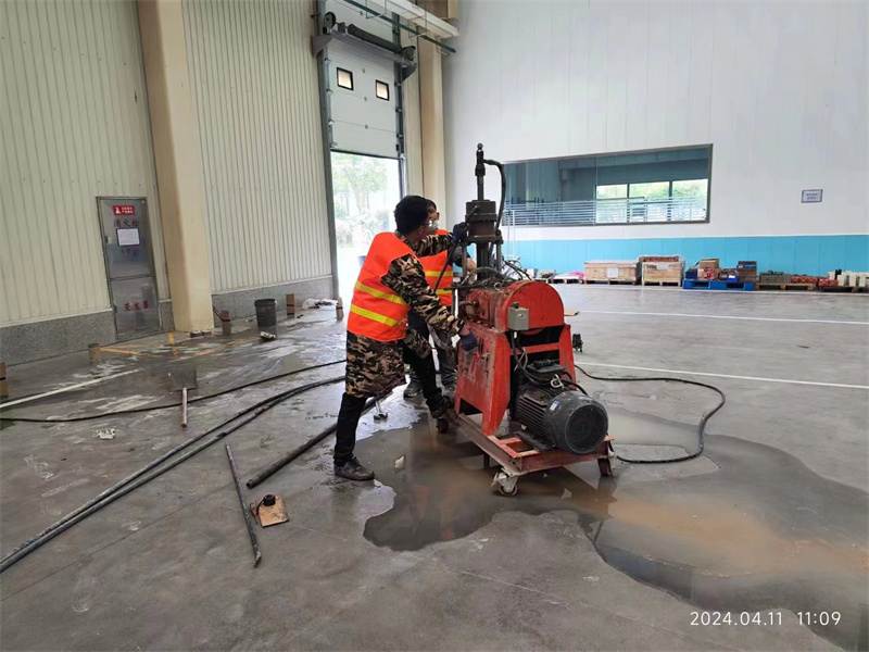 椰林镇厂房地面下沉塌陷注浆加固施工